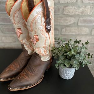 Limited edition Whataburger Justin Women’s Boots 6 1/2